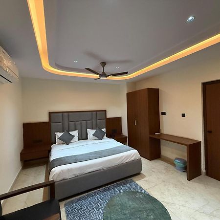ホテル Agarwal'S Residency ヴィシャーカパトナム エクステリア 写真