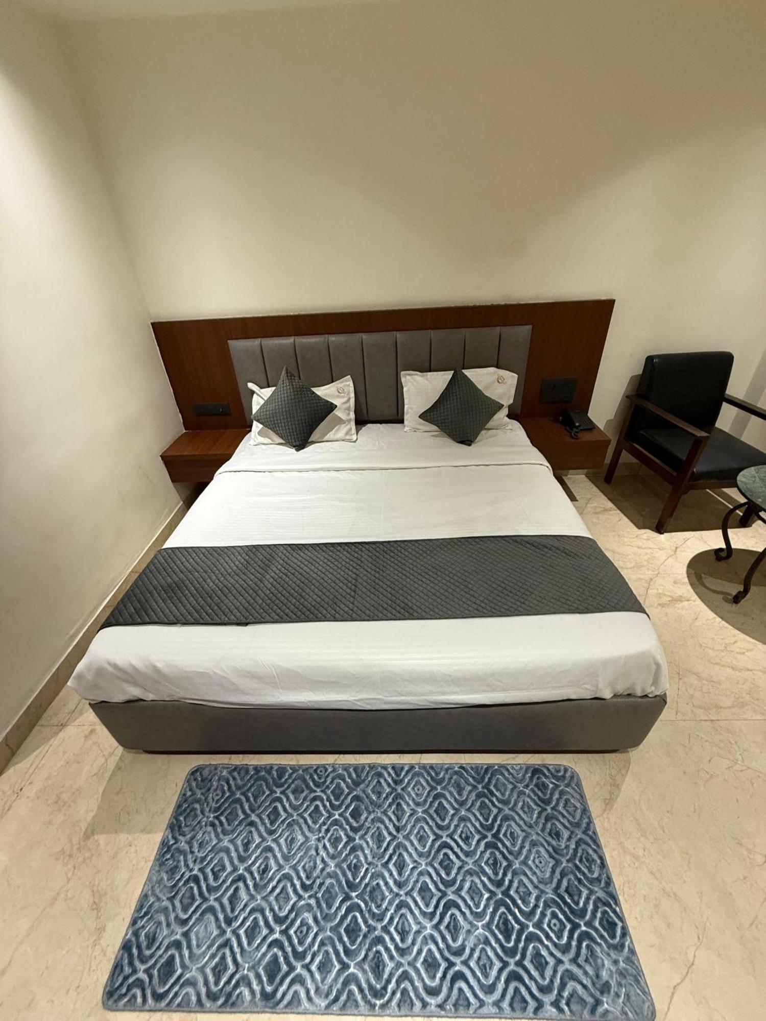 ホテル Agarwal'S Residency ヴィシャーカパトナム エクステリア 写真
