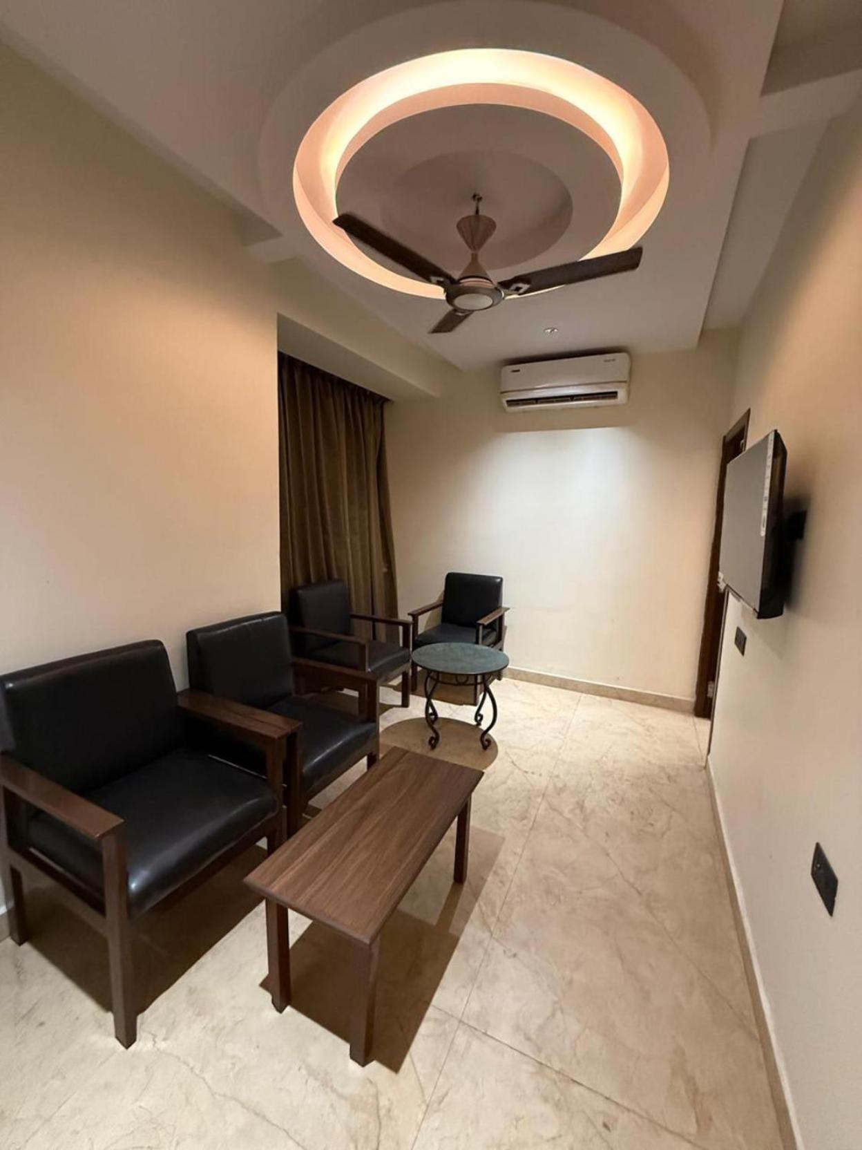 ホテル Agarwal'S Residency ヴィシャーカパトナム エクステリア 写真