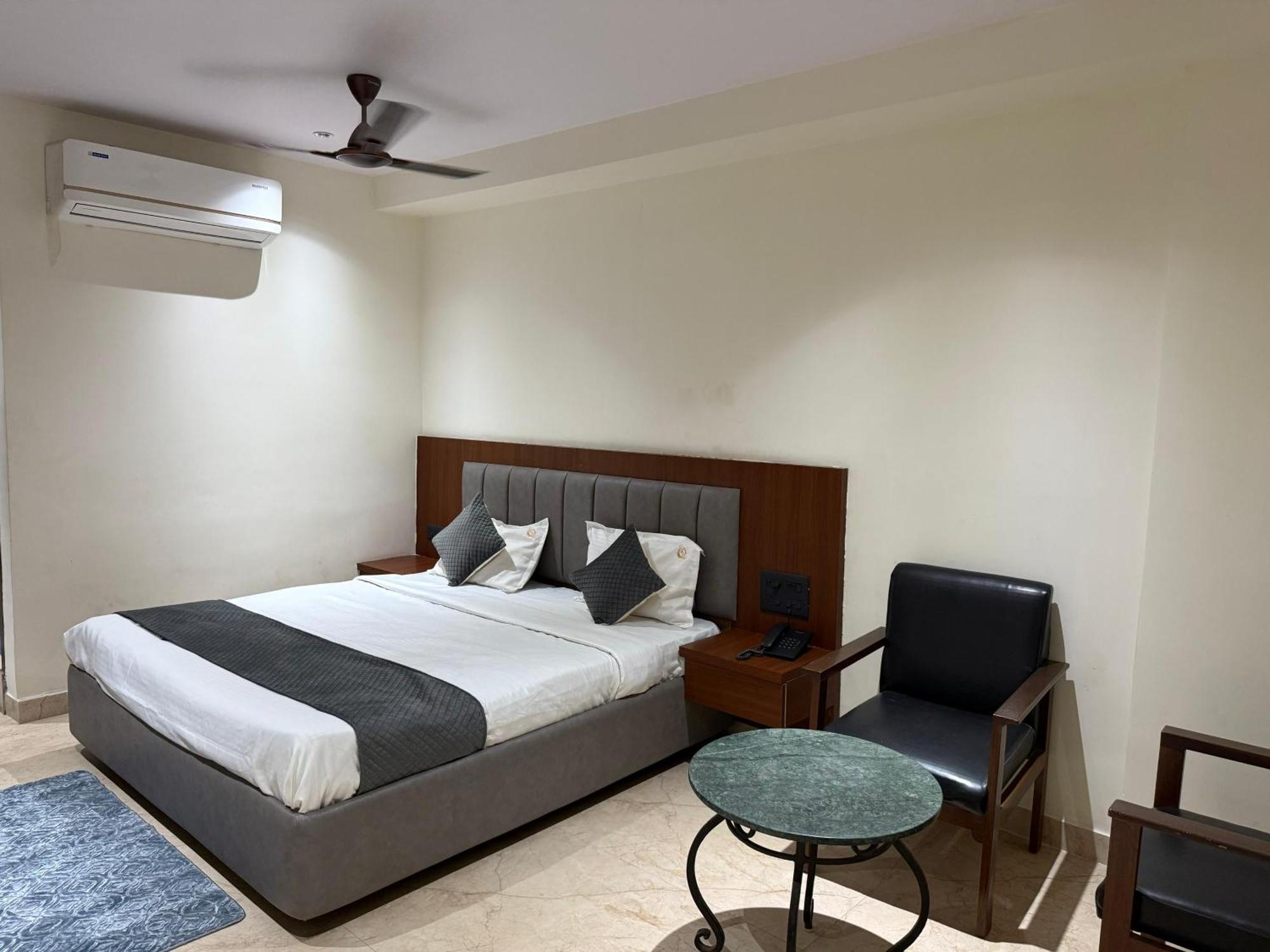 ホテル Agarwal'S Residency ヴィシャーカパトナム エクステリア 写真