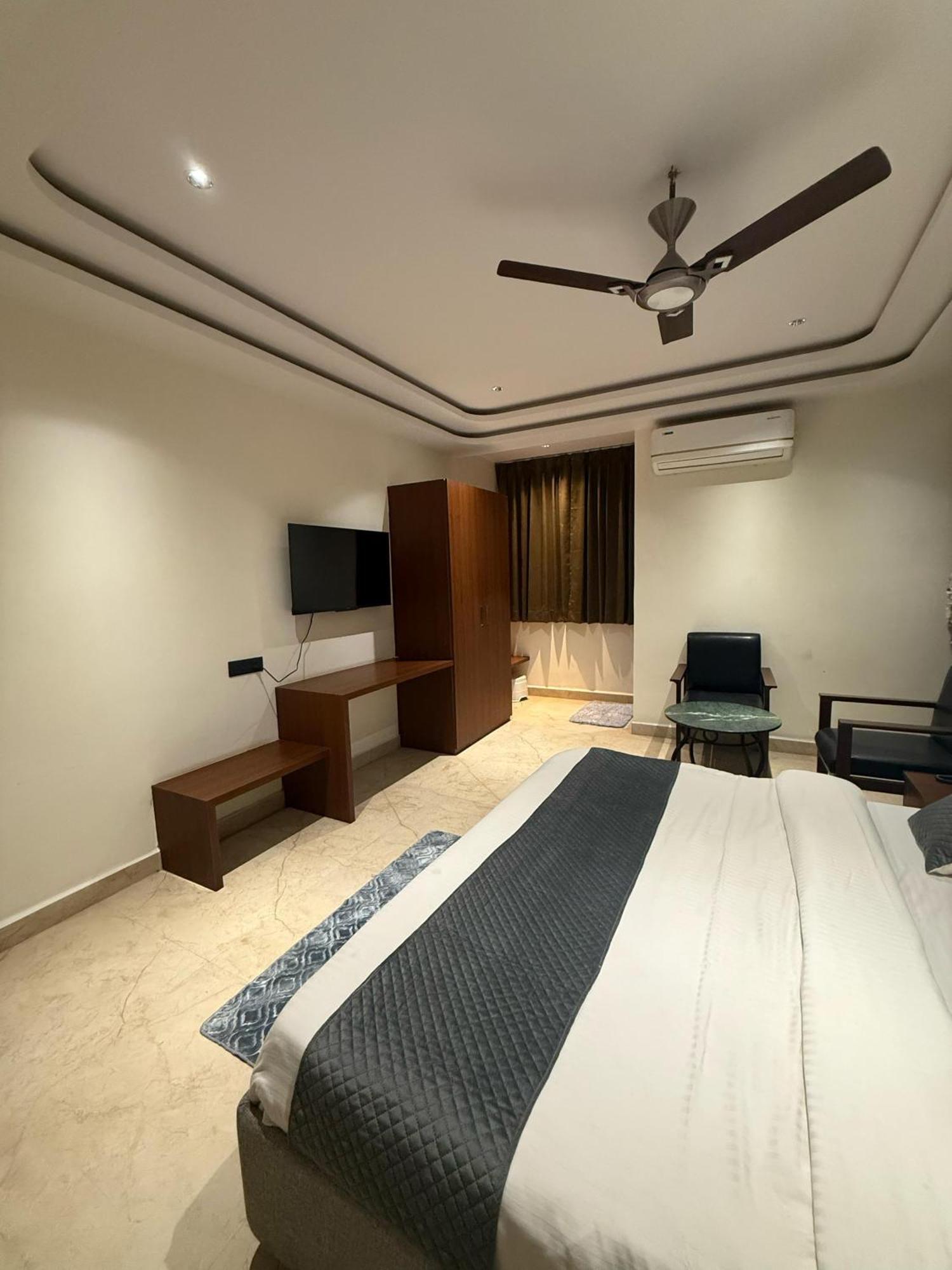 ホテル Agarwal'S Residency ヴィシャーカパトナム エクステリア 写真